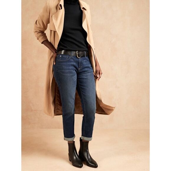 NWT Banana Republic Women's Dark Wash Girlfriend Rolled Hem Jean in 26/2 - Picture 1 of 16
